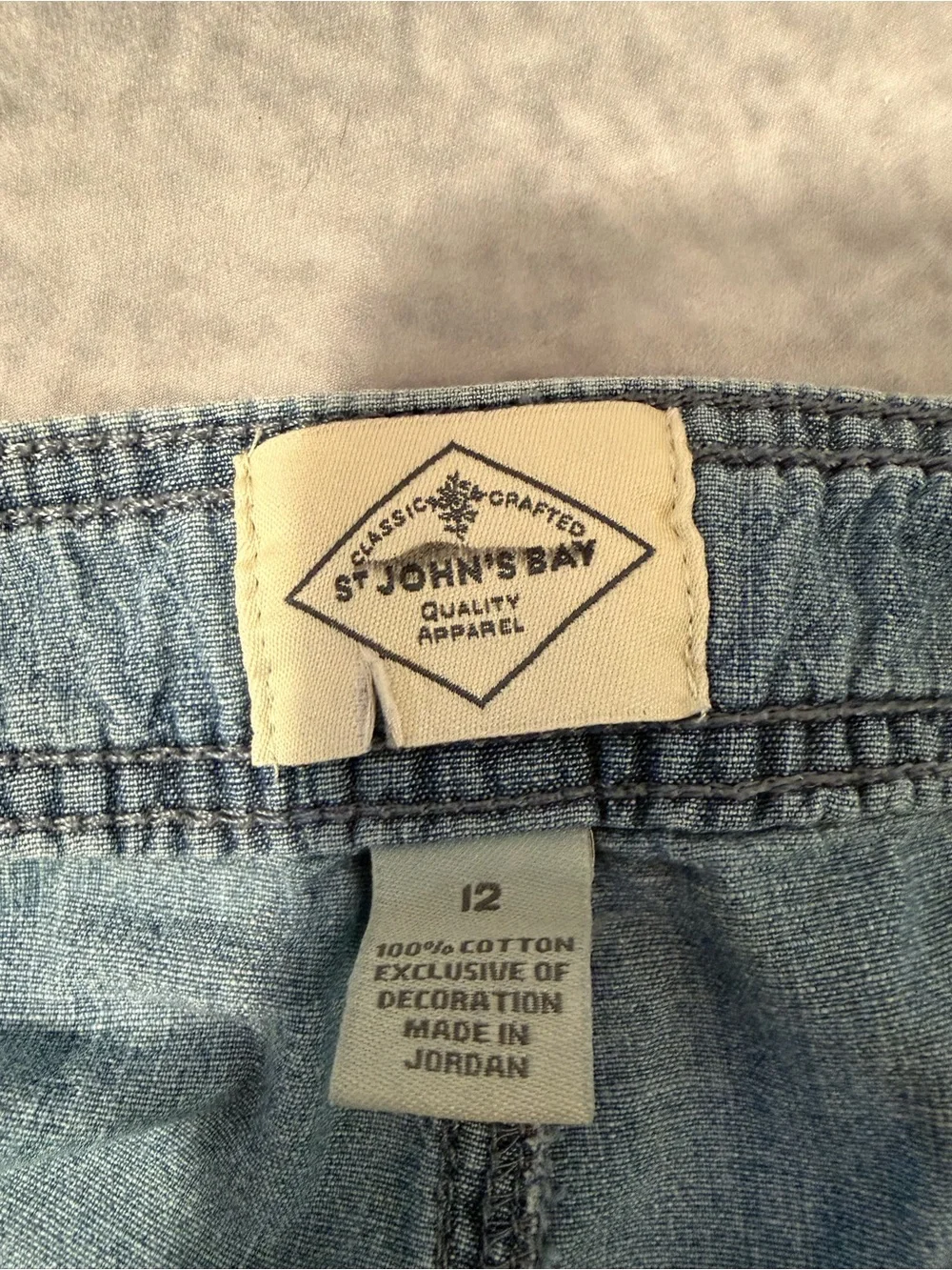 St. John’s Bay Embroidered Chambray Bermuda Shorts Women’s Size 12 Floral - Picture 7 of 9